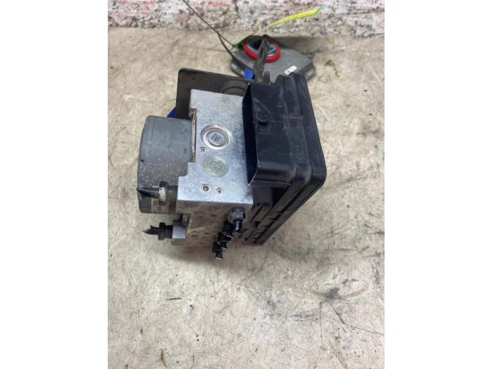 Bloc ABS d'un Hyundai i10 (B5) 1.0 12V 2016