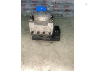 Bloc ABS d'un Hyundai i10 (B5) 1.0 12V 2016