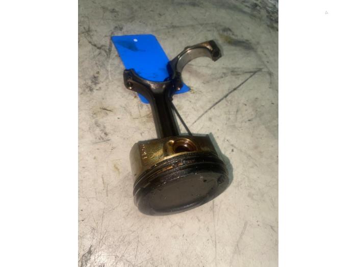 Usados Pistón Opel Corsa E 1.4 Turbo 16V Precio € 26,62 IVA incluido ofrecido por Autosloperij de Turk