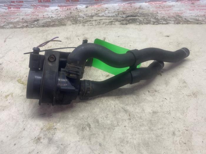 Begagnade Extra vattenpump Audi A3 Cabriolet (8P7) 1.8 TFSI 16V Pris € 32,67 Inklusive moms erbjuds av Autosloperij de Turk