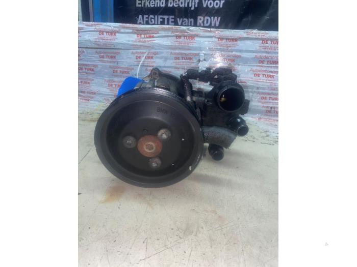 Usagé Pompe de direction BMW 3 serie Touring (E46/3) 316i 16V Prix € 43,56 Prix TTC proposé par Autosloperij de Turk