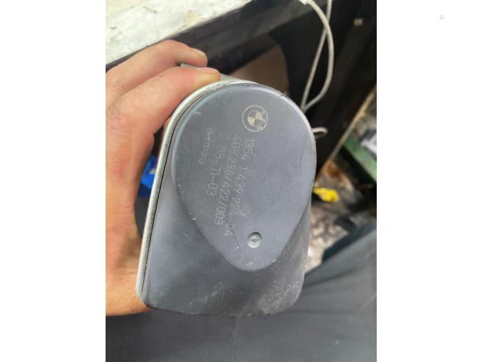 Boitier papillon d'un BMW 3 serie Touring (E46/3) 316i 16V 2004