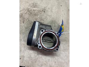 Boitier papillon d'un BMW 3 serie Touring (E46/3) 316i 16V 2004