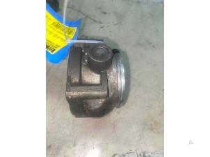 Boitier papillon d'un BMW 3 serie Touring (E46/3) 316i 16V 2004