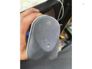 Boitier papillon d'un BMW 3 serie Touring (E46/3) 316i 16V 2004