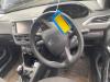 Volant d'un Peugeot 208 I (CA/CC/CK/CL), 2012 / 2019 1.2 Vti 12V PureTech 82, Berline avec hayon arrière, Essence, 1.199cc, 60kW (82pk), FWD, EB2F; HMZ, 2012-03 / 2019-12, CAHMZ; CCHMZ 2015