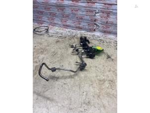 Usagé Système d'injection Ford Kuga II (DM2) 2.0 TDCi 16V 180 4x4 Prix € 43,56 Prix TTC proposé par Autosloperij de Turk