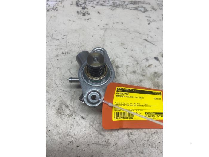 Begagnade Högtryckspump Mercedes A (W176) 1.6 A-180 16V Pris € 90,75 Inklusive moms erbjuds av Autosloperij de Turk
