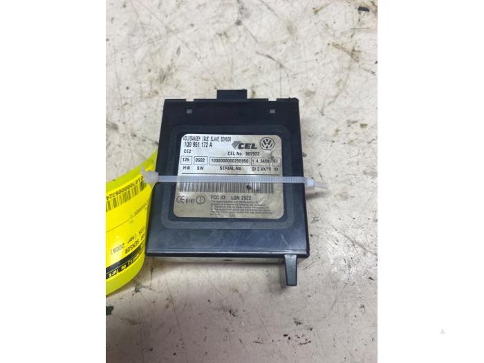 Begagnade Radarsensor Volkswagen Eos (1F7/F8) 1.4 TSI 16V BlueMotion Pris € 30,25 Inklusive moms erbjuds av Autosloperij de Turk