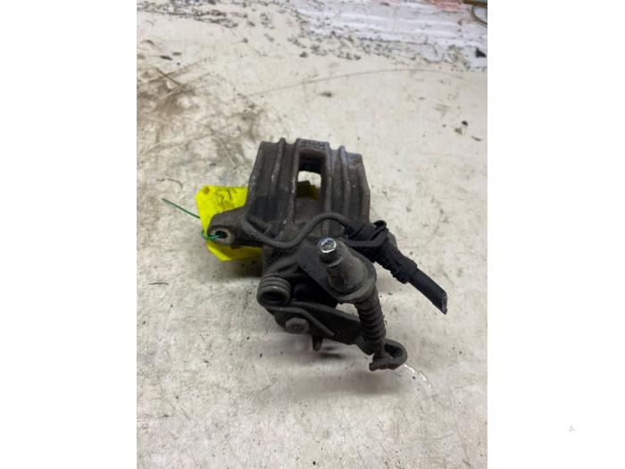 Gebrauchte Bremszange rechts hinten Volkswagen Scirocco (137/13AD) 2.0 TSI 16V Preis € 30,25 Mit Mehrwertsteuer angeboten von Autosloperij de Turk