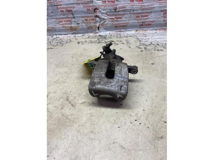 Gebrauchte Bremszange links hinten Renault Megane III Coupe (DZ) 1.4 16V TCe 130 Preis € 24,20 Mit Mehrwertsteuer angeboten von Autosloperij de Turk