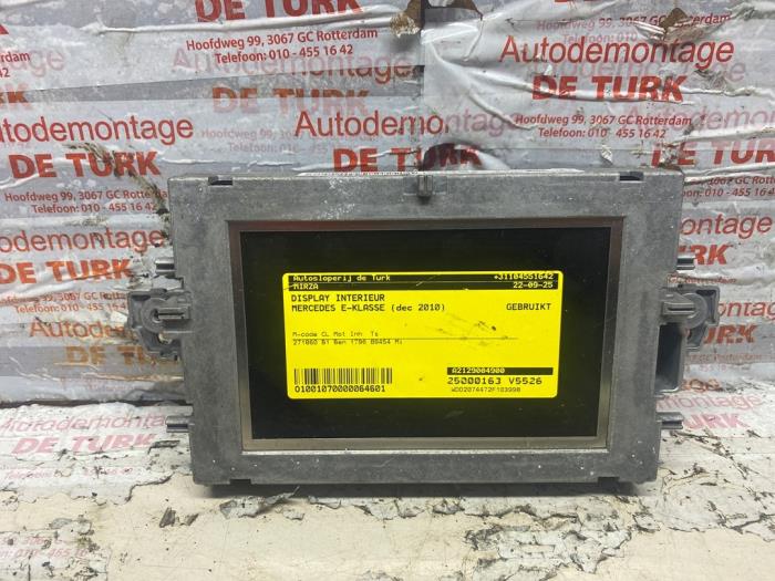 Begagnade Innerdisplay Mercedes E (R207) E-250 CGI 16V BlueEfficiency Pris på förfrågan erbjuds av Autosloperij de Turk