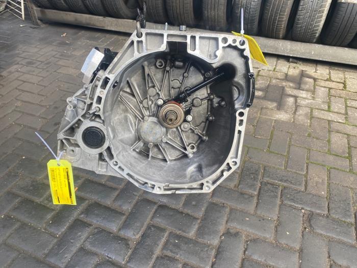 Gebrauchte Getriebe Renault Kadjar (RFEH) 1.2 Energy TCE 130 Preis € 726,00 Mit Mehrwertsteuer angeboten von Autosloperij de Turk