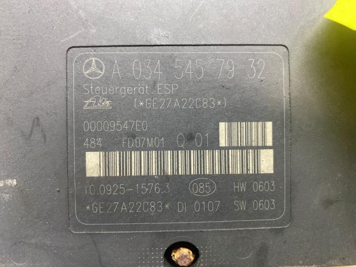 Usagé Pompe ABS Mercedes CLK (R209) 3.0 280 V6 18V Prix € 108,90 Prix TTC proposé par Autosloperij de Turk