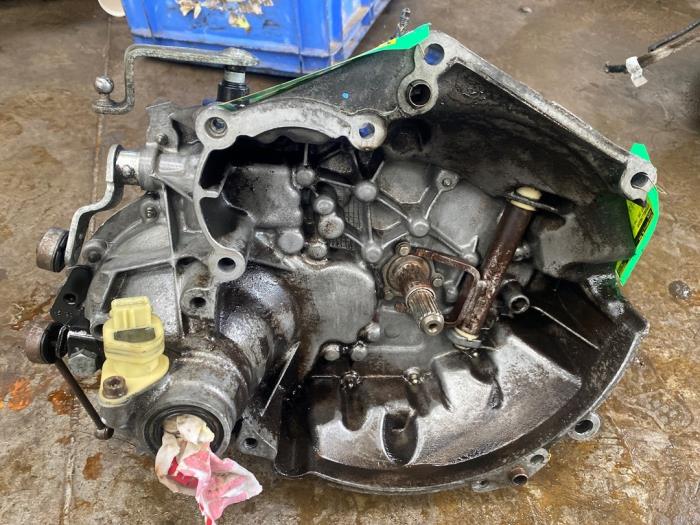 Gebrauchte Getriebe Peugeot 206 (2A/C/H/J/S) 1.4 XR,XS,XT,Gentry Preis € 108,90 Mit Mehrwertsteuer angeboten von Autosloperij de Turk