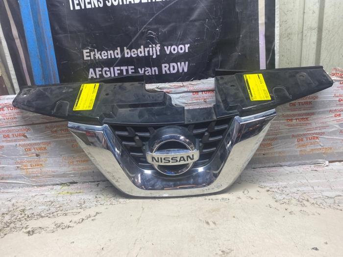 Używane Grill Nissan Juke (F15) 1.2 DIG-T 16V Cena € 121,00 Z VAT oferowane przez Autosloperij de Turk