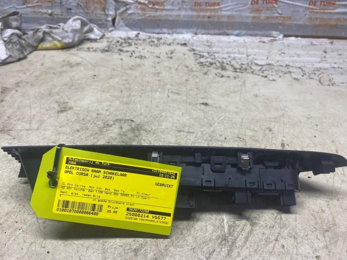 Usados Interruptor de ventanilla eléctrica Opel Corsa F (UB/UH/UP) 1.2 Turbo 12V 100 Precio € 30,25 IVA incluido ofrecido por Autosloperij de Turk