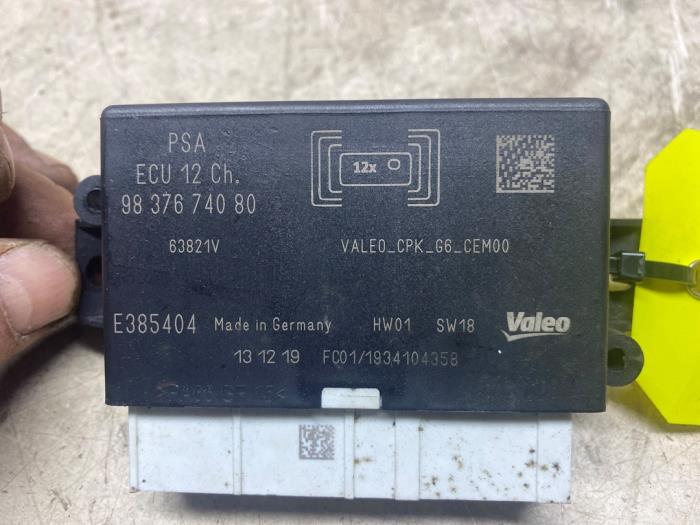 Usados Módulo PDC Opel Corsa F (UB/UH/UP) 1.2 Turbo 12V 100 Precio € 96,80 IVA incluido ofrecido por Autosloperij de Turk