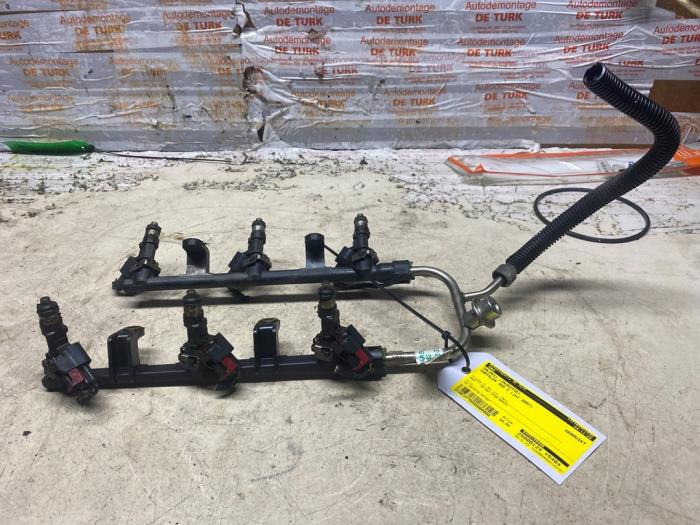 Usagé Système d'injection Chrysler 300 C 2.7 V6 24V Prix € 96,80 Prix TTC proposé par Autosloperij de Turk