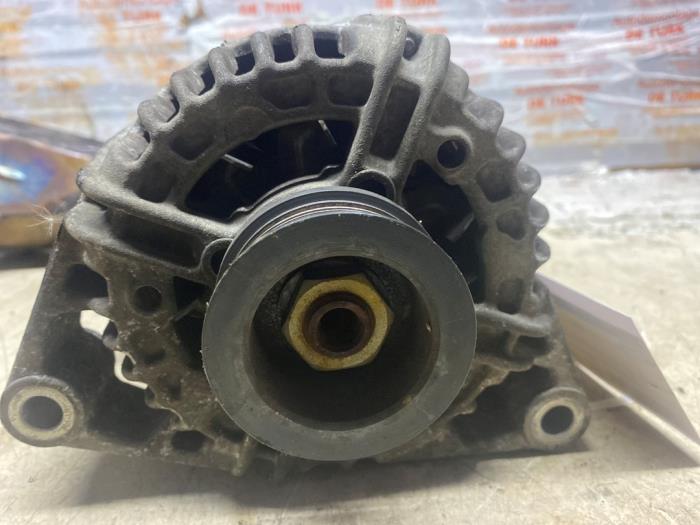 Usagé Dynamo Opel Corsa D 1.4 16V Twinport Prix € 36,30 Prix TTC proposé par Autosloperij de Turk