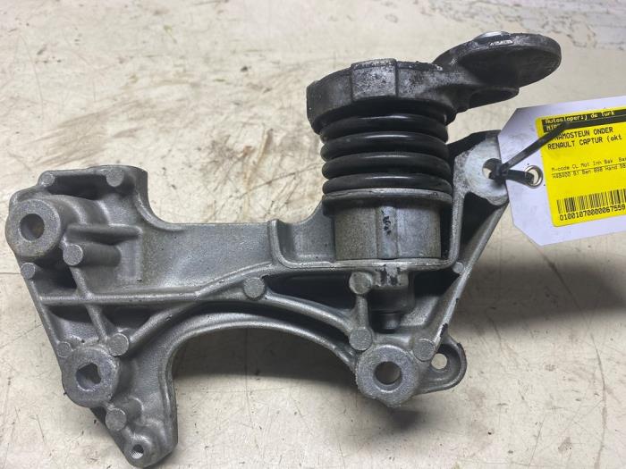 Usagé Support dynamo bas Renault Captur I (2R) 0.9 Energy TCE 12V Prix € 24,20 Prix TTC proposé par Autosloperij de Turk
