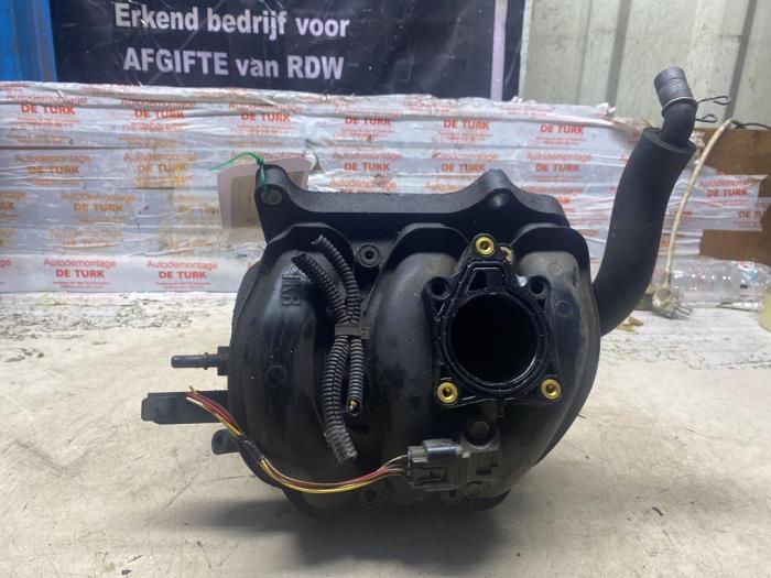 Gebrauchte Ansaugbrugge Peugeot 107 1.0 12V Preis € 12,10 Mit Mehrwertsteuer angeboten von Autosloperij de Turk