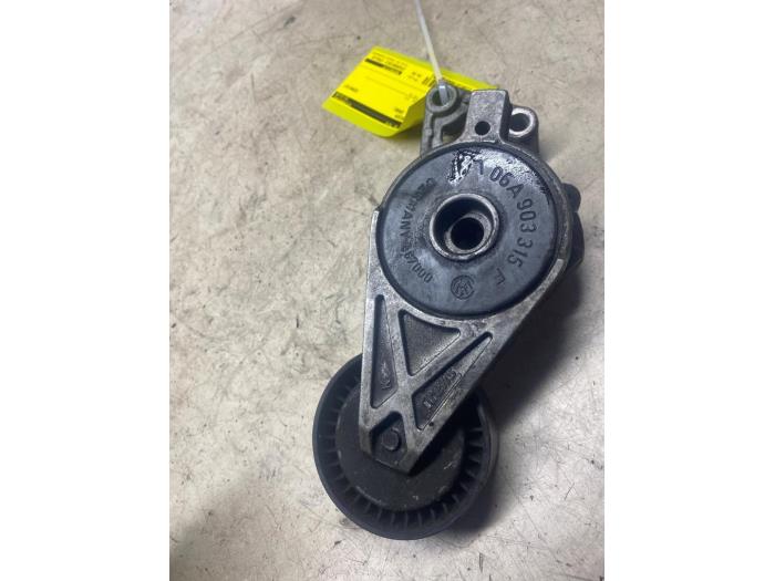 Usados Tensor correa múltiple Seat Leon (1P1) 2.0 FSI 16V Precio € 24,20 IVA incluido ofrecido por Autosloperij de Turk