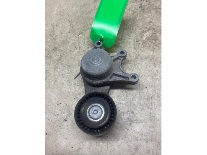 Usados Rodillo tensor correa múltiple BMW 3 serie (F30) 320i 2.0 16V Precio € 30,25 IVA incluido ofrecido por Autosloperij de Turk