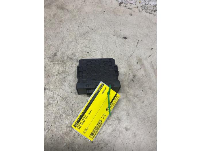 Używane Modul gateway Opel Astra K 1.0 Turbo 12V Cena € 36,30 Z VAT oferowane przez Autosloperij de Turk