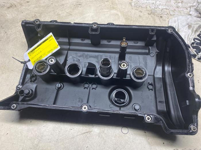 Usagé Couvercle soupapes BMW 1 serie (F21) 114i 1.6 16V Prix € 90,75 Prix TTC proposé par Autosloperij de Turk