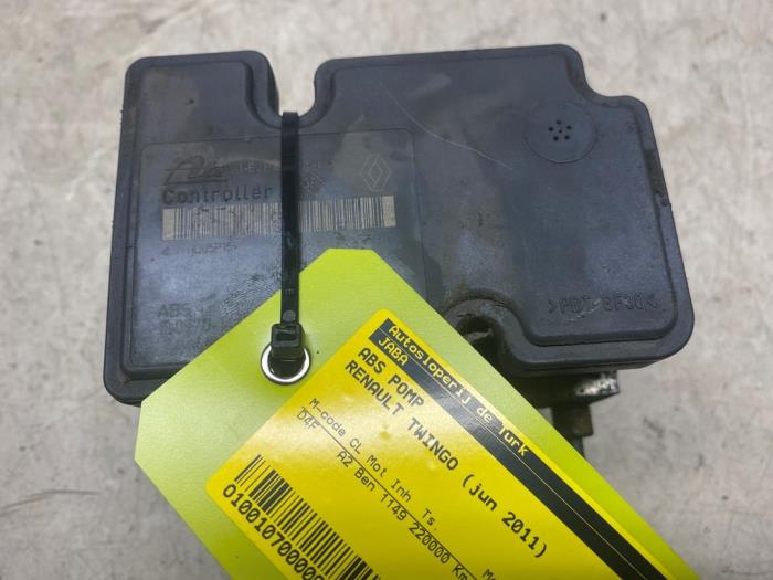 Usagé Pompe ABS Renault Twingo II (CN) 1.2 16V Prix € 12,10 Prix TTC proposé par Autosloperij de Turk