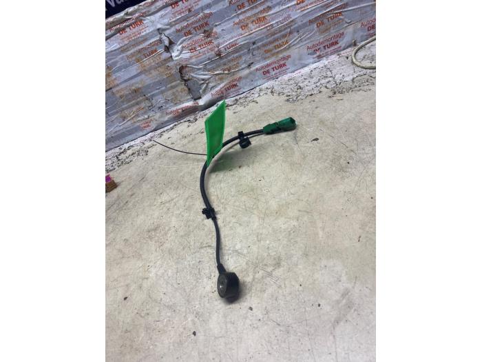 Begagnade Knackningssensor Volkswagen Golf V (1K1) 2.0 TFSI GTI 16V Pris € 4,84 Inklusive moms erbjuds av Autosloperij de Turk