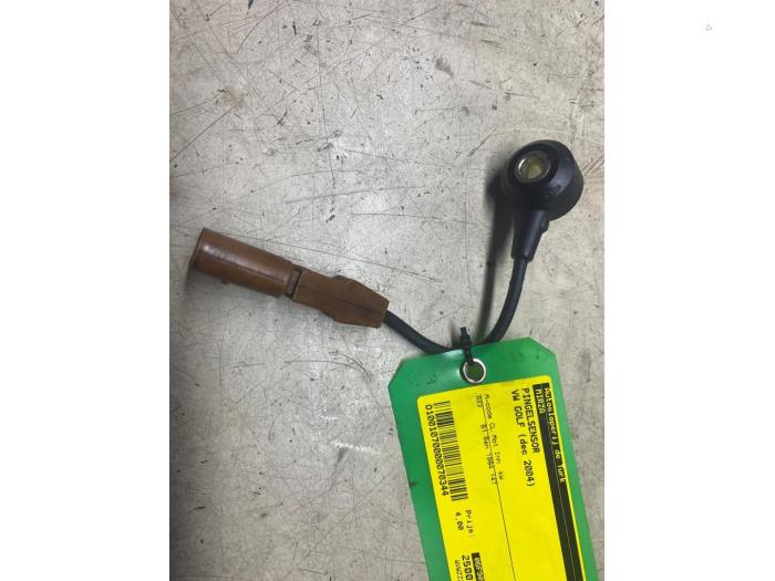 Begagnade Knackningssensor Volkswagen Golf V (1K1) 2.0 TFSI GTI 16V Pris € 4,84 Inklusive moms erbjuds av Autosloperij de Turk