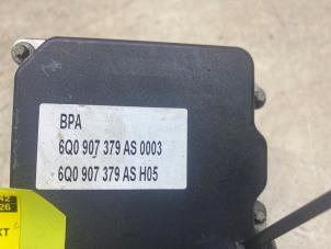 Bloc ABS d'un Volkswagen Polo IV (9N1/2/3) 1.2 2007
