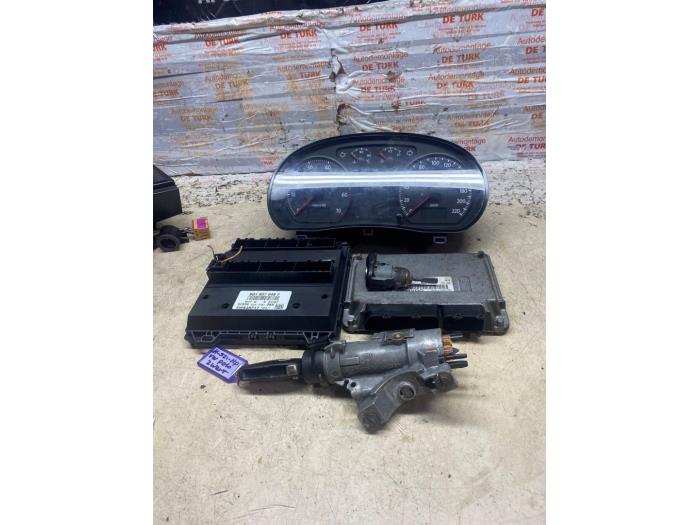 Used Ignition lock + computer Volkswagen Polo IV (9N1/2/3) 1.2 Price € 90,75 Inclusive VAT offered by Autosloperij de Turk