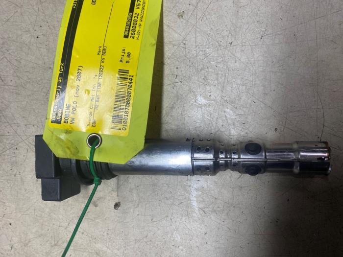 Usados Bobina Volkswagen Polo IV (9N1/2/3) 1.2 Precio € 6,05 IVA incluido ofrecido por Autosloperij de Turk