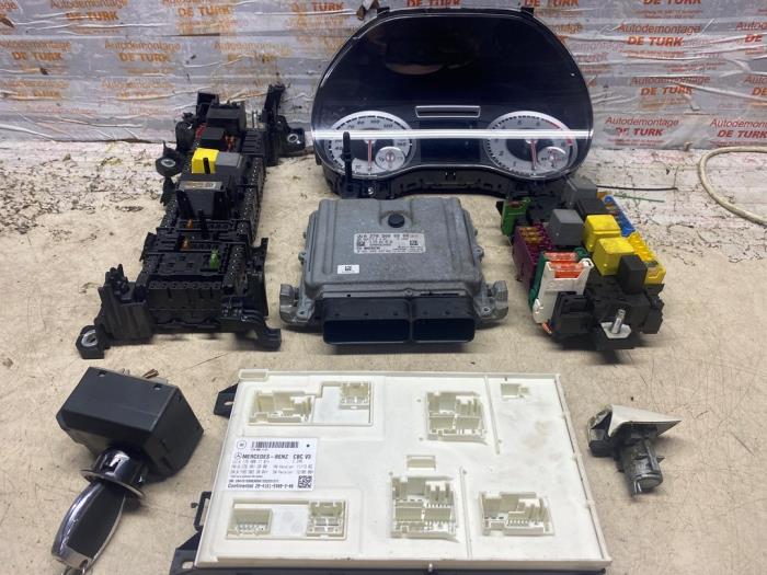 Used Ignition lock + computer Mercedes A (W176) 1.6 A-180 16V Price € 163,35 Inclusive VAT offered by Autosloperij de Turk
