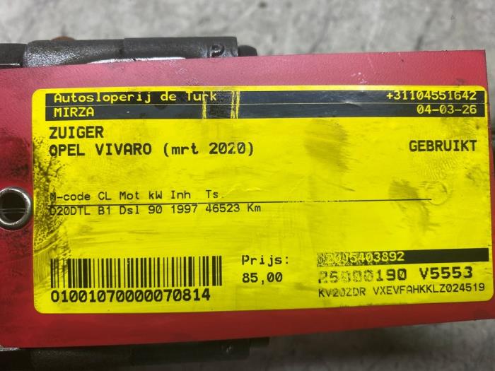 Kolben van een Opel Vivaro 2.0 CDTI 122 2020