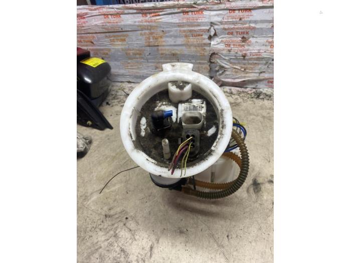 Gebrauchte Benzinpumpe BMW 1 serie (F20) 114i 1.6 16V Preis € 60,50 Mit Mehrwertsteuer angeboten von Autosloperij de Turk