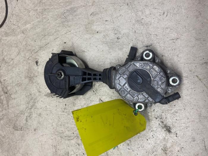 Usados Rodillo tensor correa múltiple BMW 1 serie (F20) 114i 1.6 16V Precio € 36,30 IVA incluido ofrecido por Autosloperij de Turk