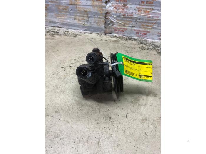 Usagé Pompe de direction Suzuki Swift (SF310/413) 1.3i 16V Prix € 30,25 Prix TTC proposé par Autosloperij de Turk