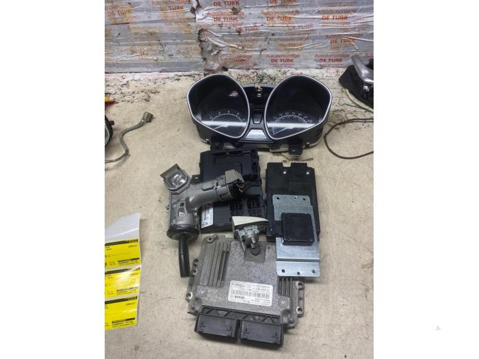 Used Ignition lock + computer Ford EcoSport (JK8) 1.0 EcoBoost 12V 125 Price € 145,20 Inclusive VAT offered by Autosloperij de Turk