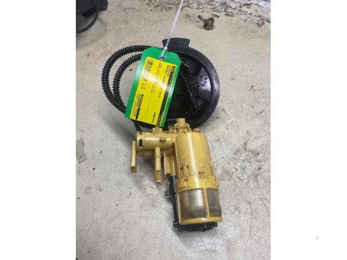 Used Diesel pump Mercedes C (W205) C-220 2.2 CDI BlueTEC, C-220 d 16V Price € 72,60 Inclusive VAT offered by Autosloperij de Turk