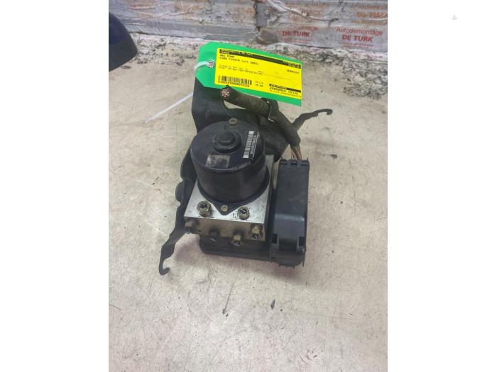 Begagnade ABS-pump Ford Fiesta 5 (JD/JH) 1.25 16V Pris € 54,45 Inklusive moms erbjuds av Autosloperij de Turk