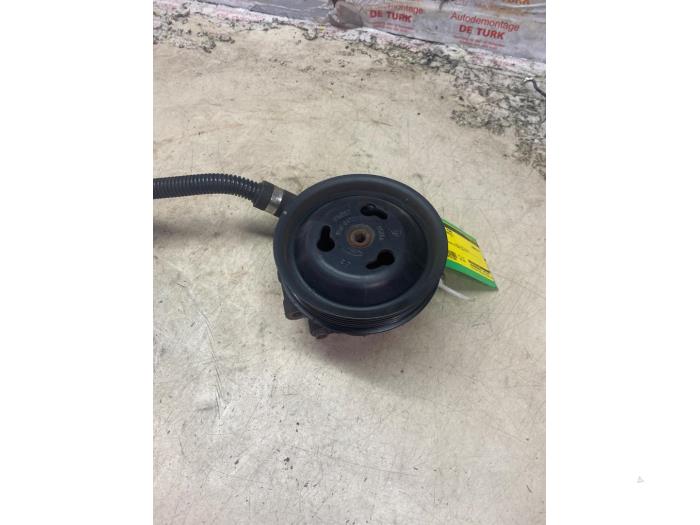 Usagé Pompe de direction Ford Fiesta 5 (JD/JH) 1.25 16V Prix € 24,20 Prix TTC proposé par Autosloperij de Turk