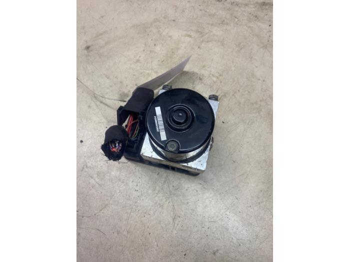 Usagé Pompe ABS Ford Focus 2 Wagon 1.6 TDCi 16V 100 Prix € 36,30 Prix TTC proposé par Autosloperij de Turk