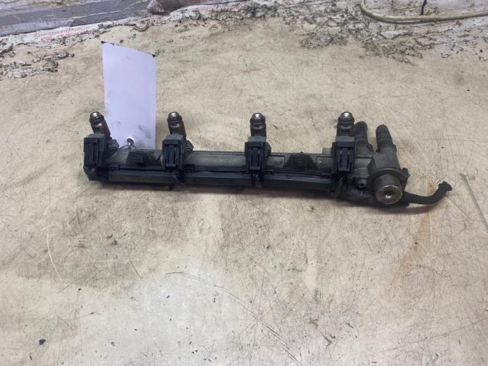 Usagé Système d'injection Seat Leon (1M1) 1.6 16V Prix € 12,10 Prix TTC proposé par Autosloperij de Turk