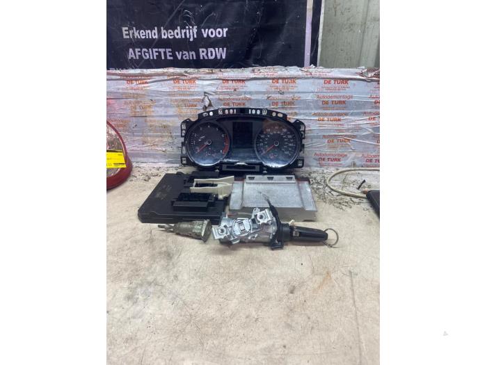 Used Ignition lock + computer Volkswagen Golf VII (AUA) 1.2 TSI 16V Price € 145,20 Inclusive VAT offered by Autosloperij de Turk