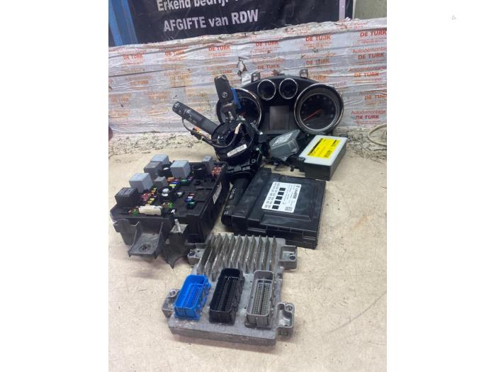 Used Ignition lock + computer Opel Mokka/Mokka X 1.4 Turbo 16V 4x2 Price € 211,75 Inclusive VAT offered by Autosloperij de Turk