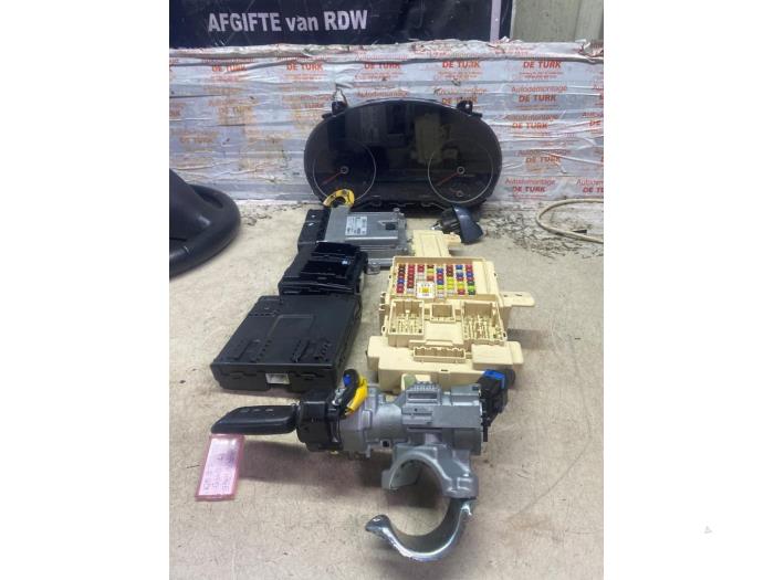 Used Ignition lock + computer Kia Sportage (QL) 1.6 GDI 132 16V 4x2 Price € 302,50 Inclusive VAT offered by Autosloperij de Turk